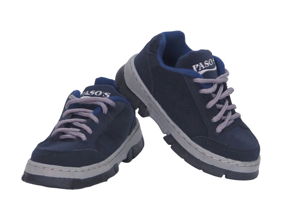 Zapatilla de Gamuza con Cordones