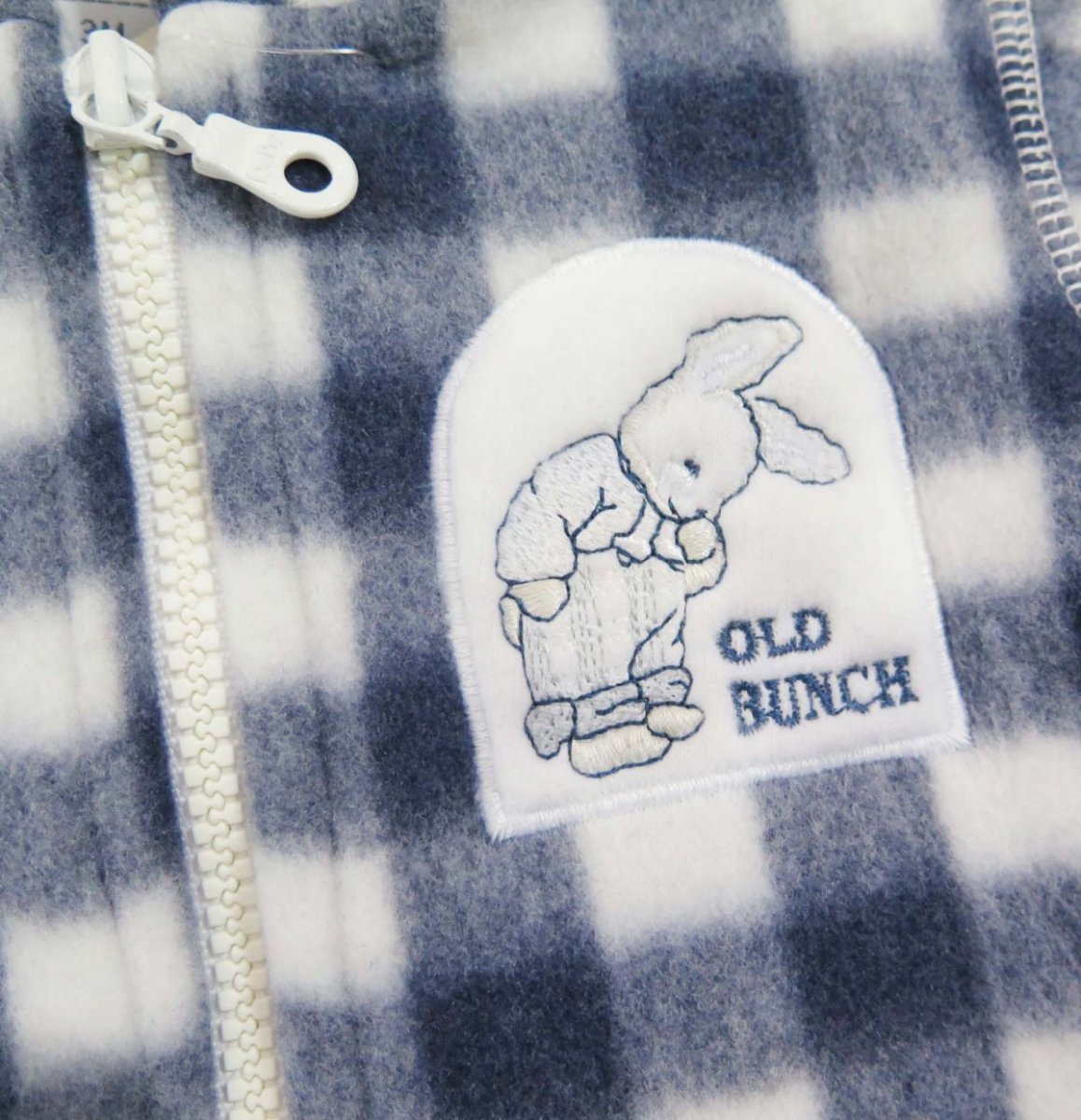 Campera de Polar con Capucha Estampado Cuadros Aplique de Conejo