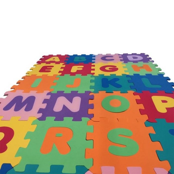 Piso Baldosa De Goma Eva x 26 Unidades Con Letras Encastrables de la A - Z