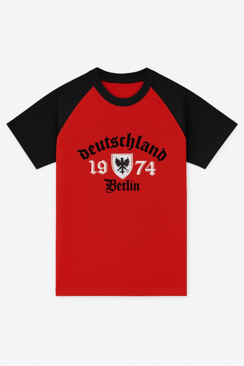 Remera Manga Corta Estampado Escudo con Terciopelo