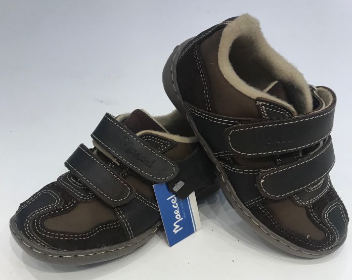 Zapatilla 2 Velcros Porter Cuero