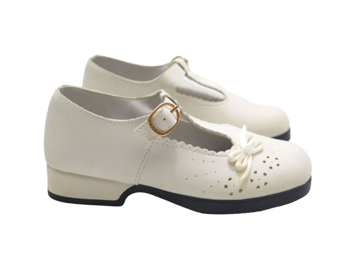 Guillermina Angel cuero picado con moño