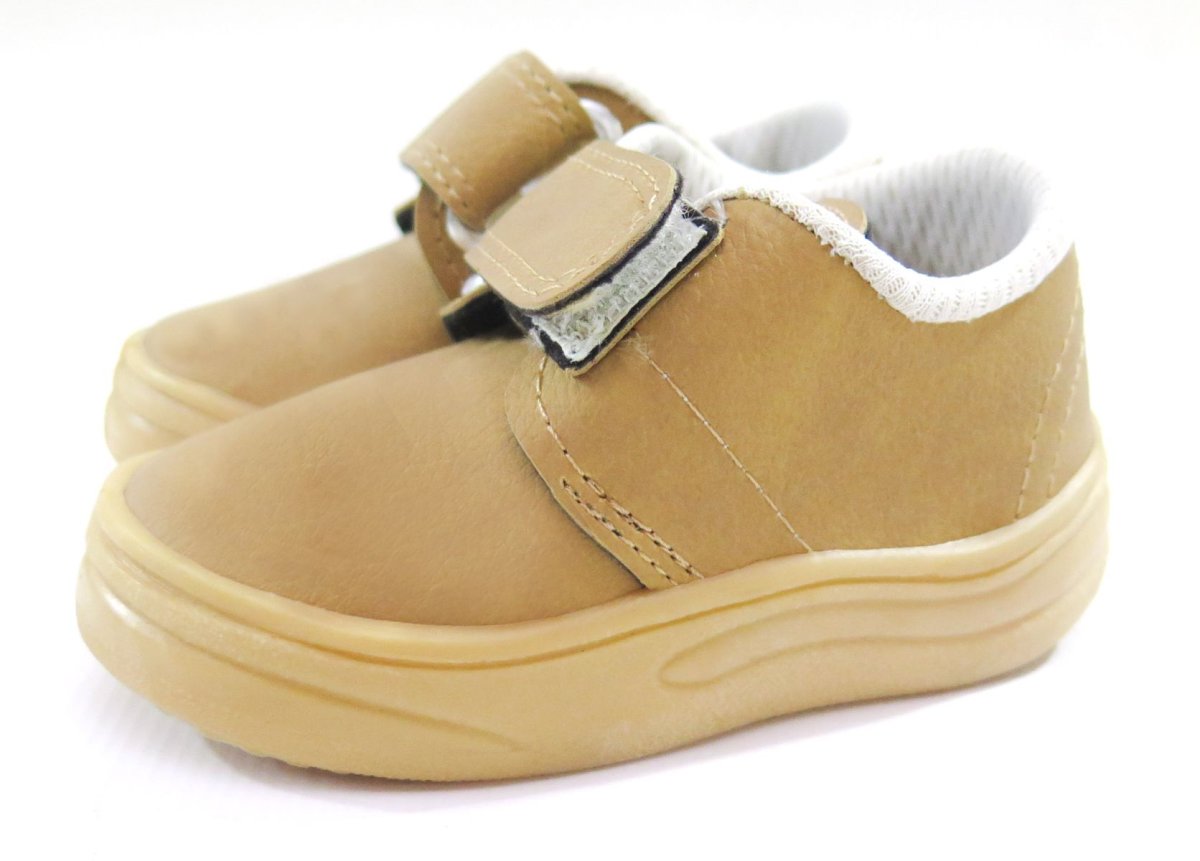 Zapatilla Nobuk con velcro