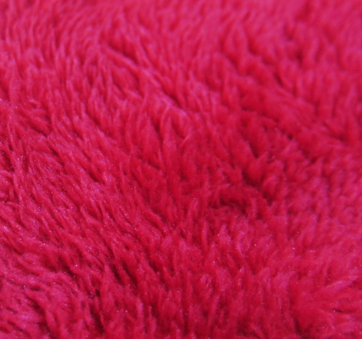 Buzo simil piel con capucha y bolsillo