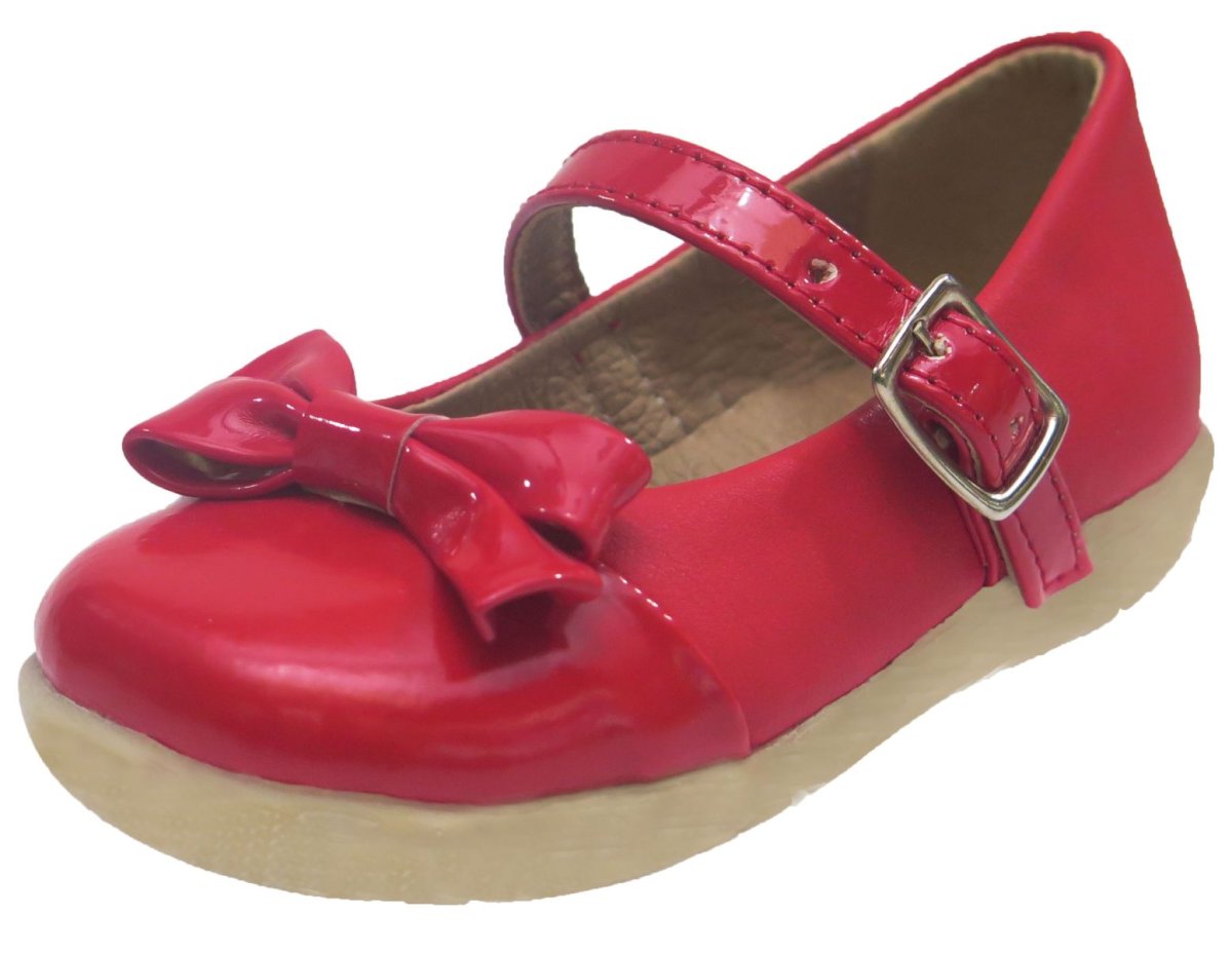 Guillermina cuero con hebilla y puntera charol con moño