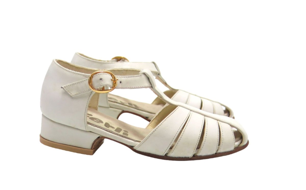 Guillermina Cuero taco y hebilla