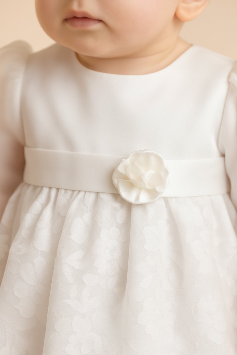 Vestido Manga Larga Con Encaje y Aplique de Flor de Bautismo
