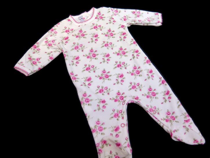 Enterito Floreado De Plush Manga Larga Con Pie