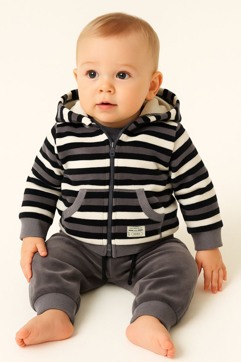 Conjunto Plush Campera Rayada y Pantalon Sin Pie