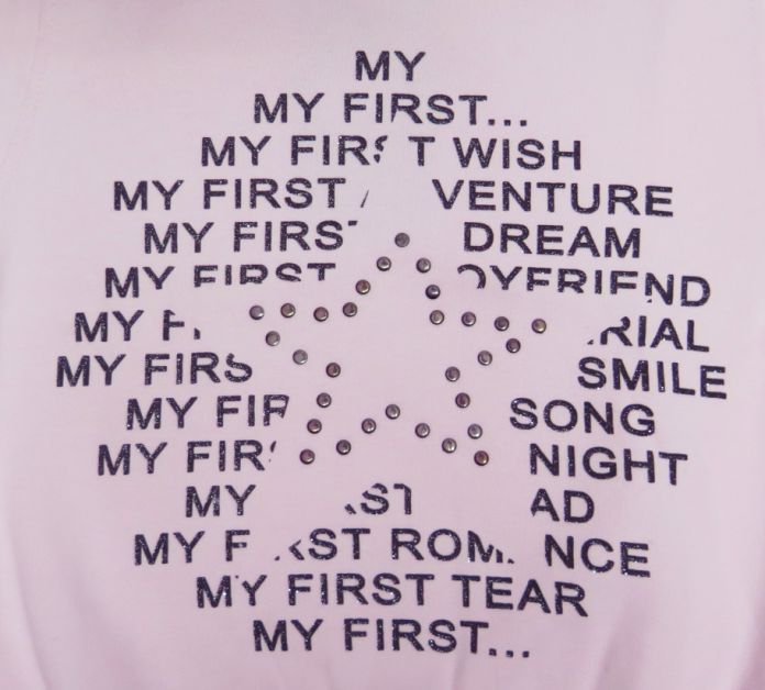 Buzo de FriZa con Tachas en Forma de Estrella