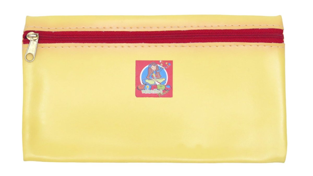Cartuchera Amarilla con 1 cierre con estampado de personajes