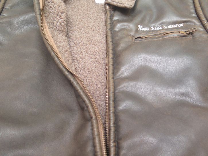Campera de Cuero Desgastado con Corderito Interno