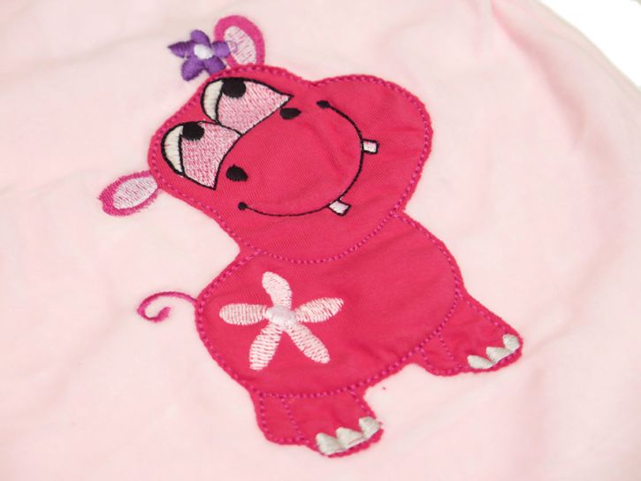 Enterito de Plush Mangas Rayadas y Bordado de Hipo