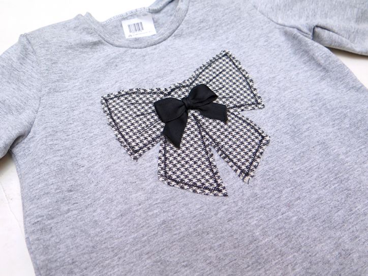 Conjunto Remera y Pollera Con Aplique de Moño. Vestir