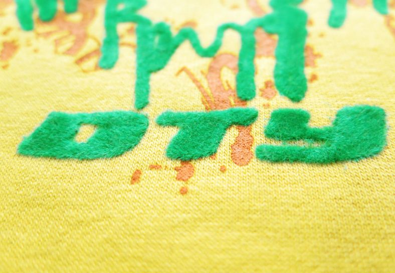 Buzo de Algodon Frizado Sin Capucha Aguila en Relieve