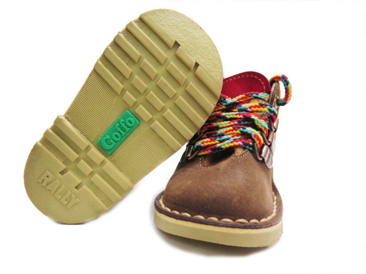 Botita Bota de Cuero Con Cordon Banderines Bordados