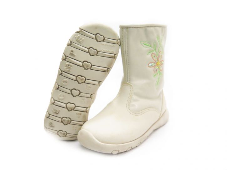 Bota de Cuerina Flor Bordada y Lentejuelas