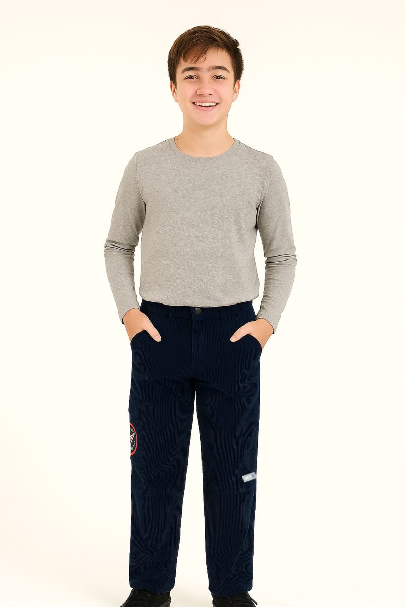 Pantalon de Corderoy con Bolsillo Cargo Bordado