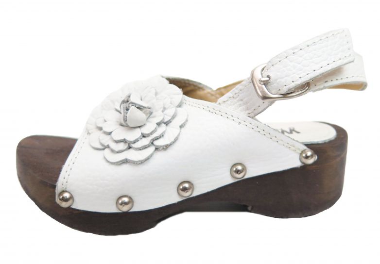 Sandalia de Cuero Tipo Zueco con Aplique de Flor