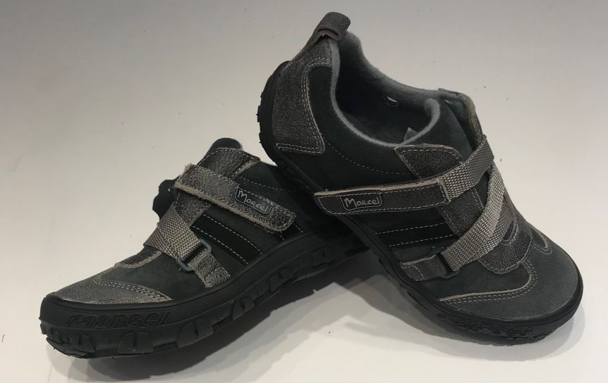 Zapatilla Velcro Malek Cuero