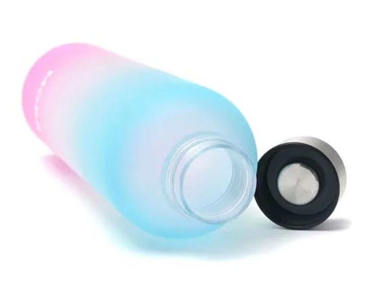 Botella Plástica Con Tapa de Silicona Smile . 1Litro