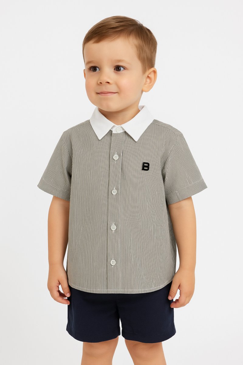 Camisa Manga Corta Rayada con Cuello Combinado Liso