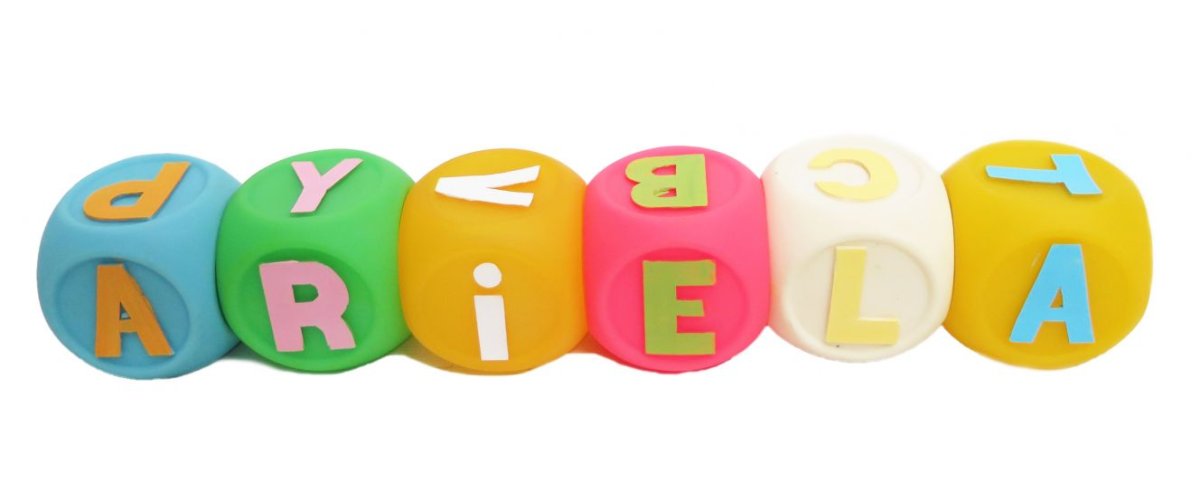 Chifle Cubos con Letras  x 6