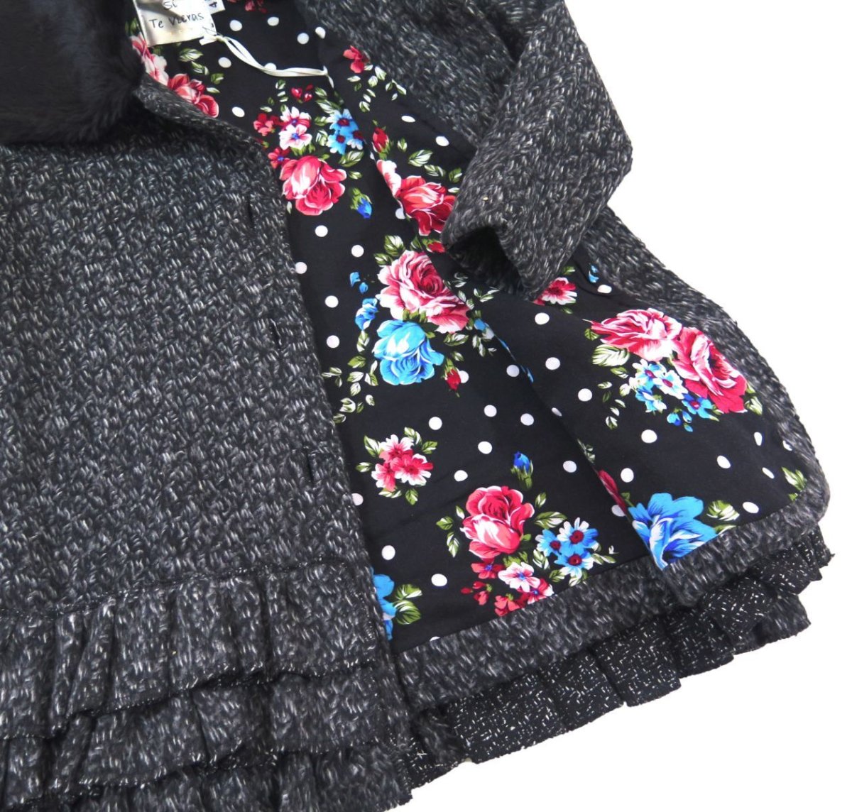 Tapado de paño con volados y cuello piel