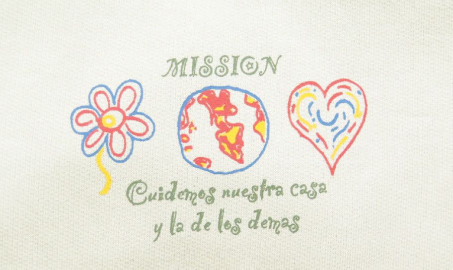 Buzo de Algodon Frizado Sin Capucha Estampado Corazon Flor Mundo