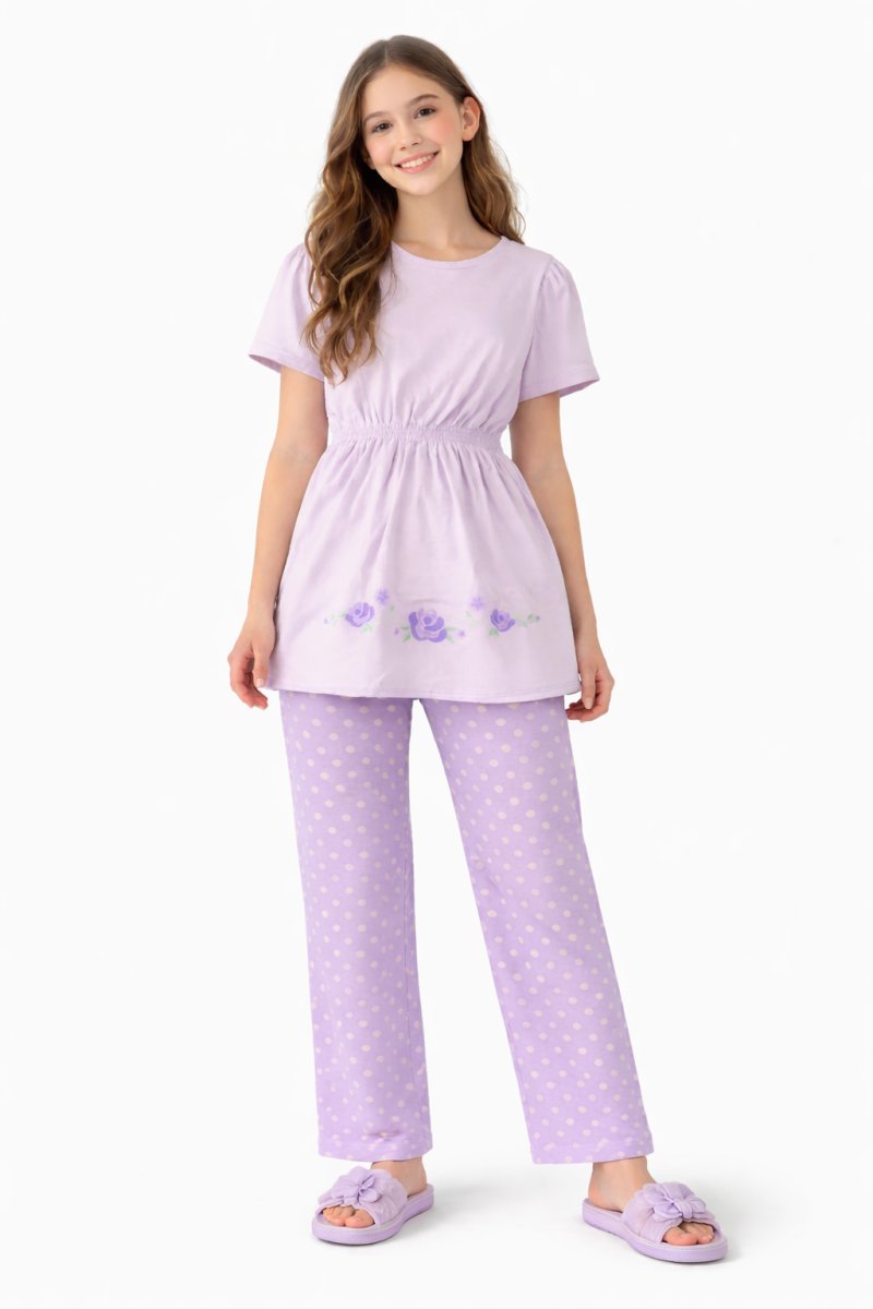 Pijama Verano Remera Manga Corta y Capri Estampado Flor y Lunares