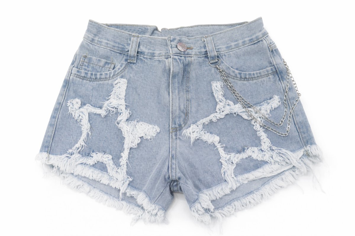 Short De Jeans Con Cintura Regulable  Flecos y Cadenas