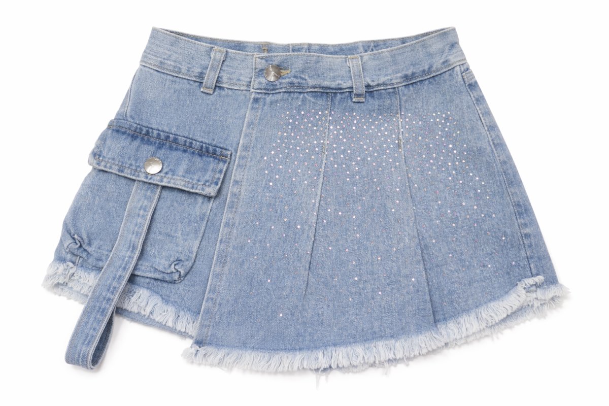 Short De Jeans Con Tapa y Strass