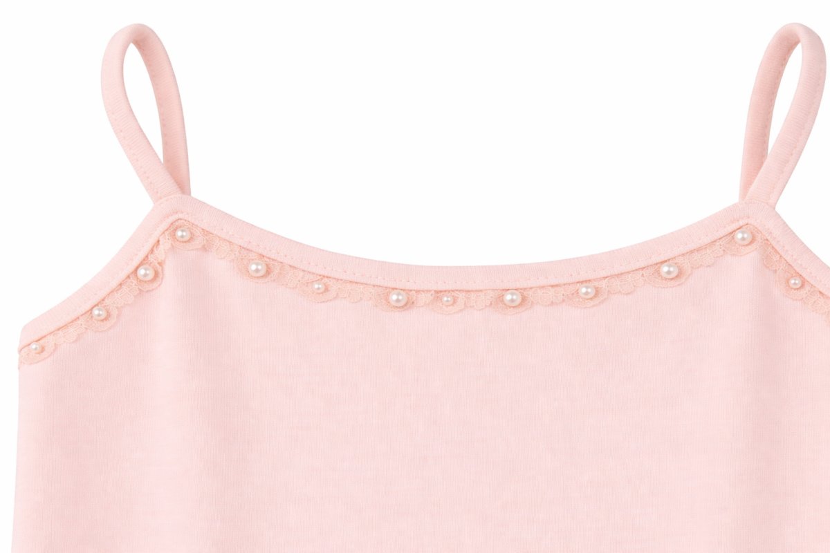 Remera Musculosa de Bretel Liso con Encaje y Perlas