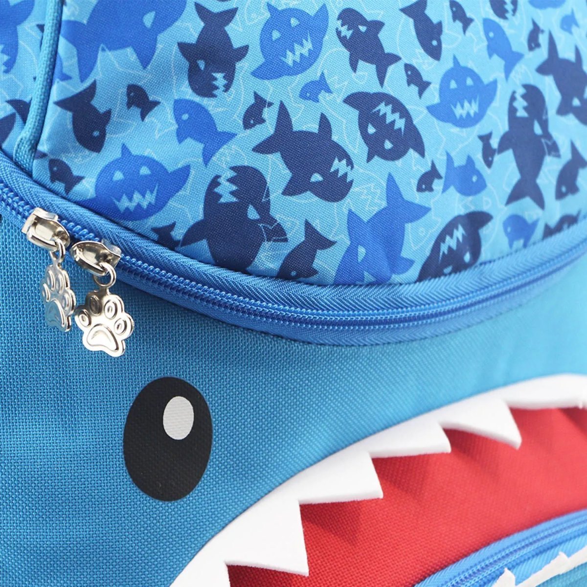 Mochila Con Carro Jardin Tiburon Shark