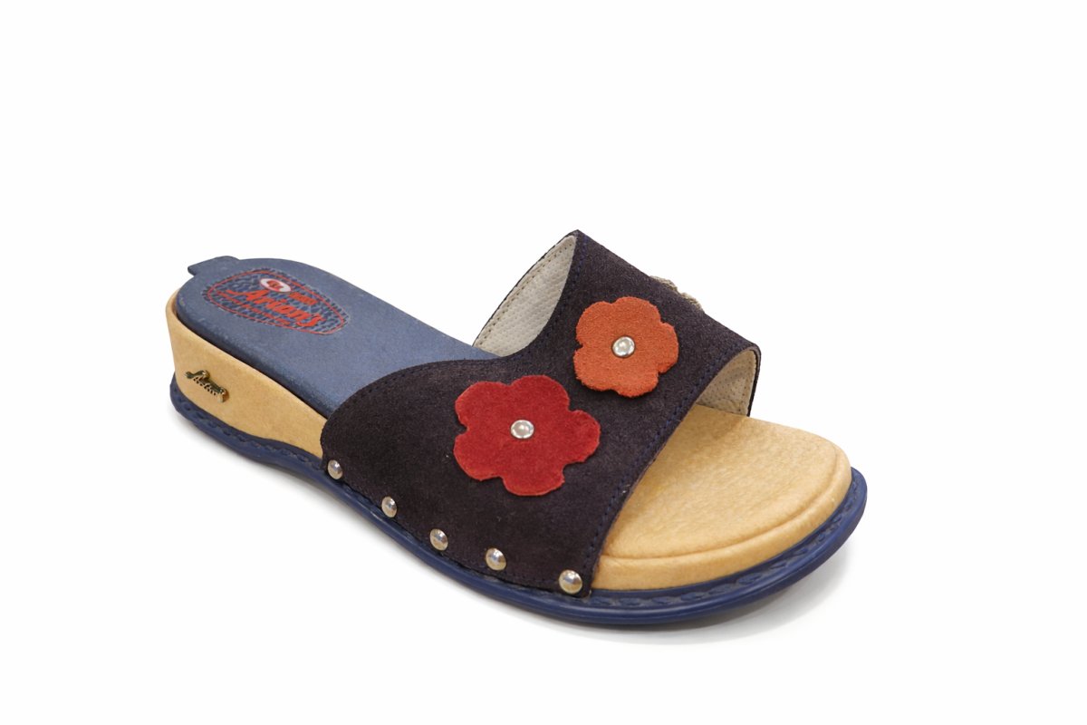 Zueco de Gamuza con Aplique de Flor