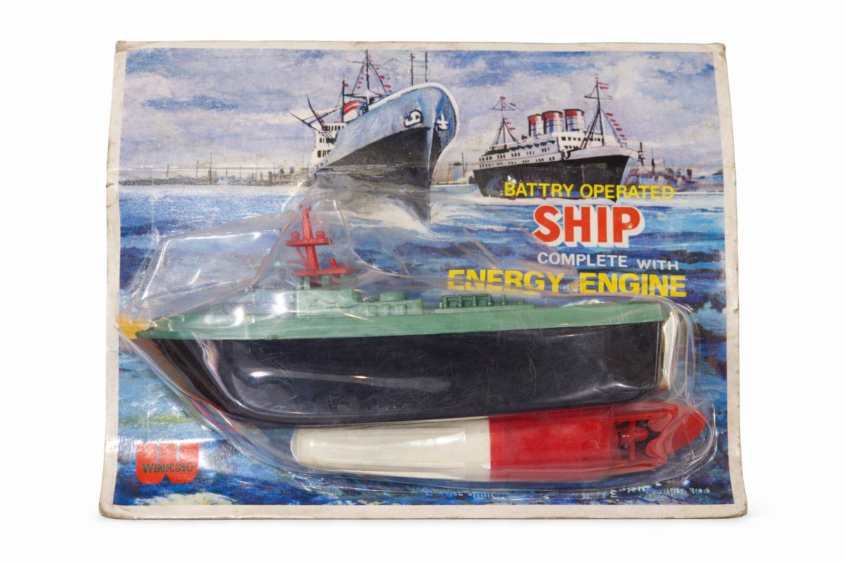 Lancha Barco Verde/Negro con motor Rojo y Blanco fuera de borda a Pila - ¡¡CHILD!!