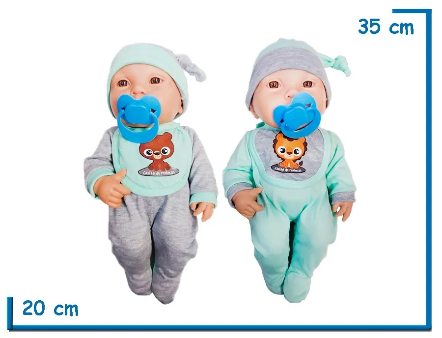 DANILO BEBE CON BABERO Y CHUPETE