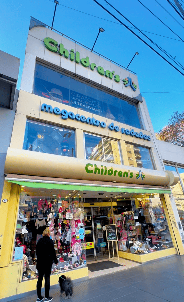 Local Children's en Av. Cabildo 915